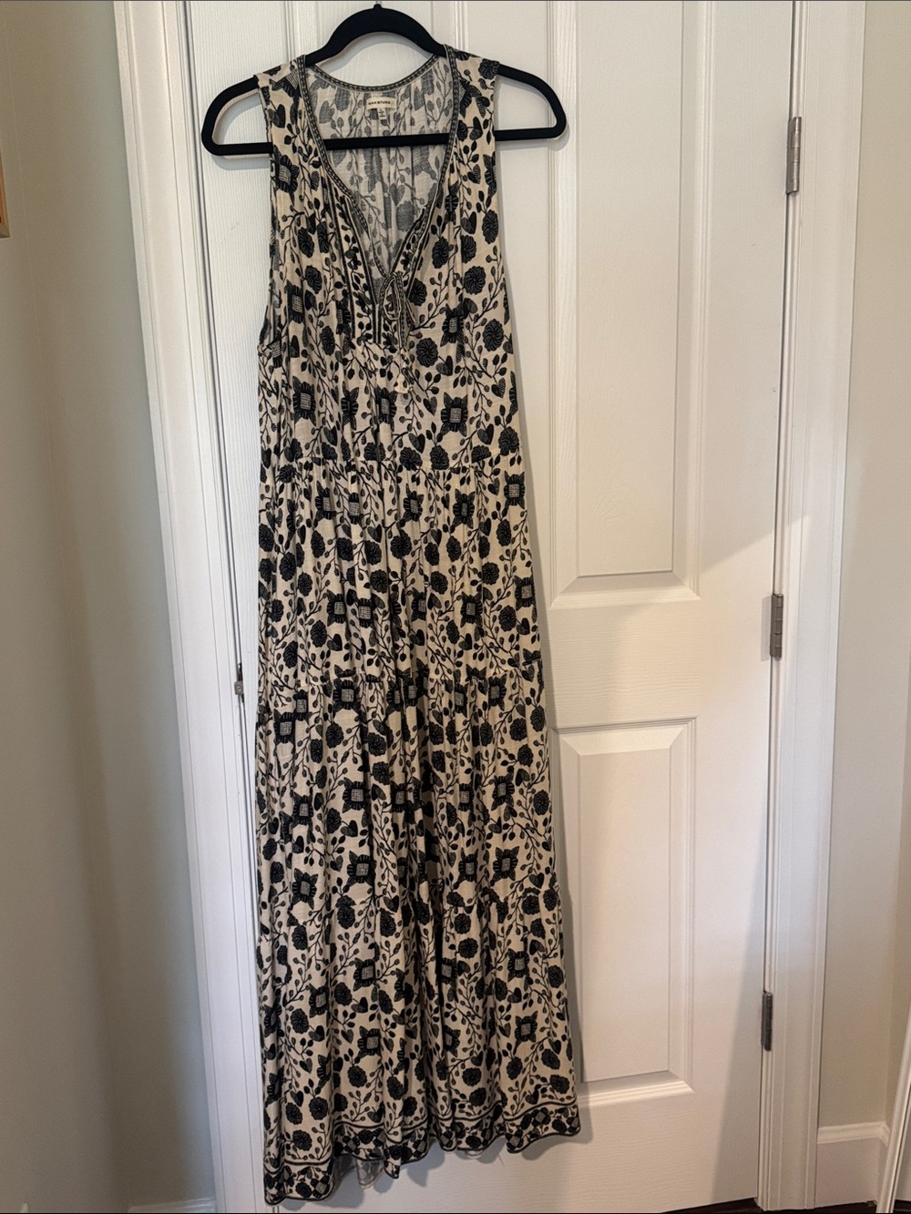 Max Studio maxi dress, large, tan with black - Picture 2 of 8